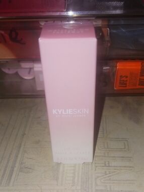 Kylie Jenner Hydrating Lip Oil